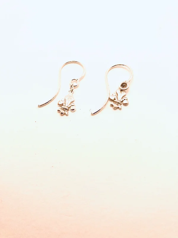 Women’s pearl hoop earrings-Sterling Silver Fleur Dangles Earrings