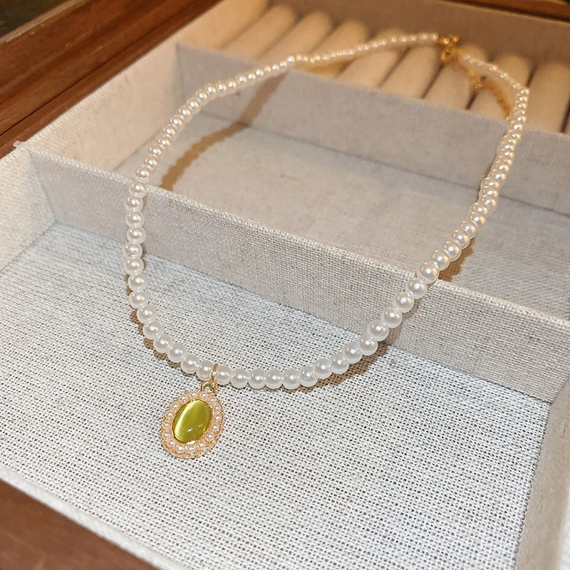 Green-Baroque Pearl Oval Necklace