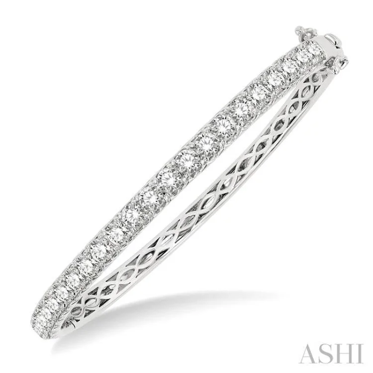 Women’s nature-inspired bracelets-4 ctw Round Cut Diamond Bangle in 14K White Gold