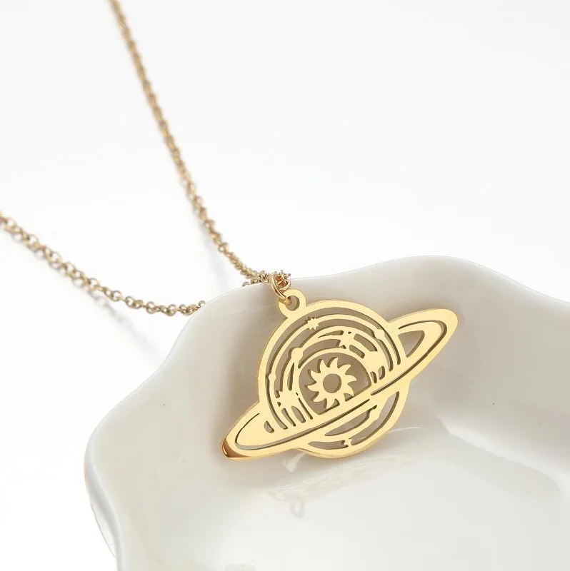 Saturn Necklace Gold