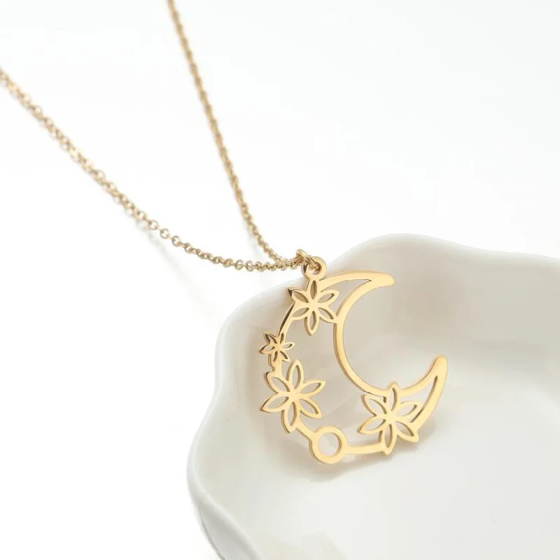 Moon Flower Necklace Gold