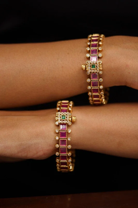 Women’s friendship bracelets-Kaamini Openable Indian Bangle | Sone Pe Suhaga Collection