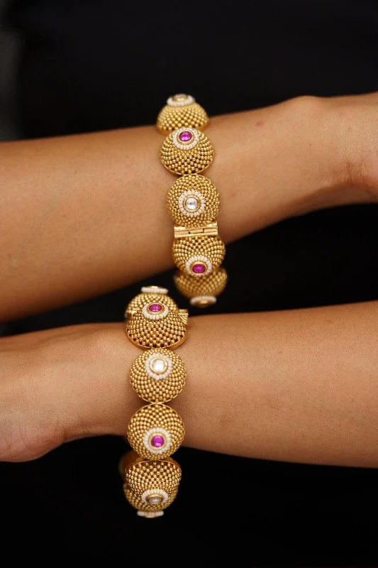 Women’s high-end bracelets-Swarna Rajputana Gokhru Bangle | Sone Pe Suhaga Collection