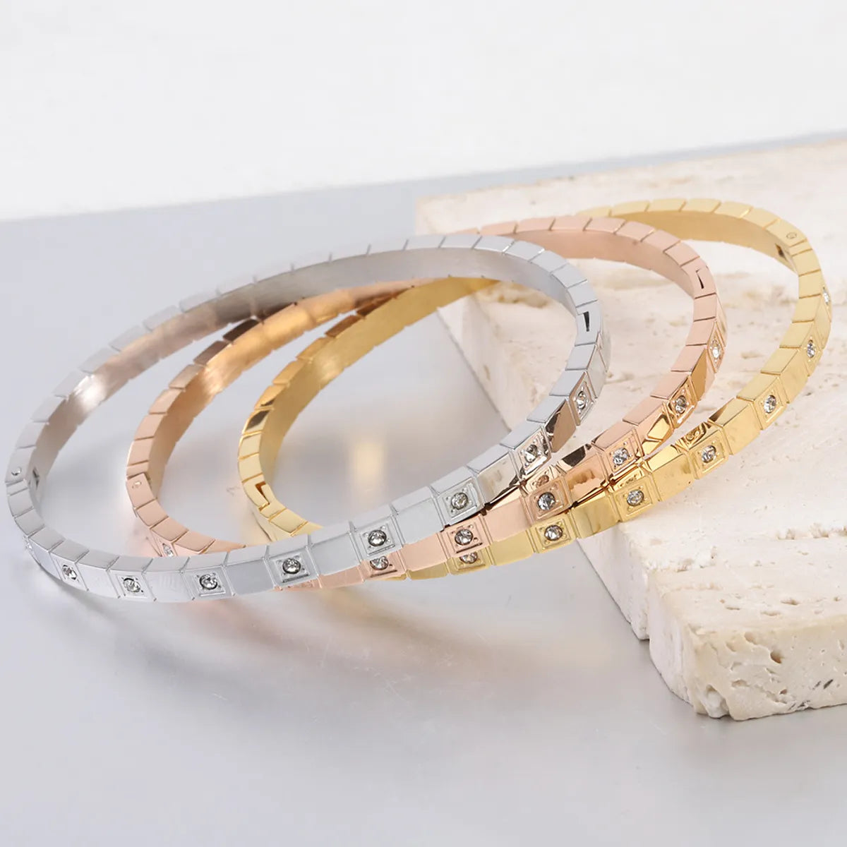 Women’s stacked gold bracelets-Elegant Streetwear Solid Color Titanium Steel Inlay Zircon Bangle