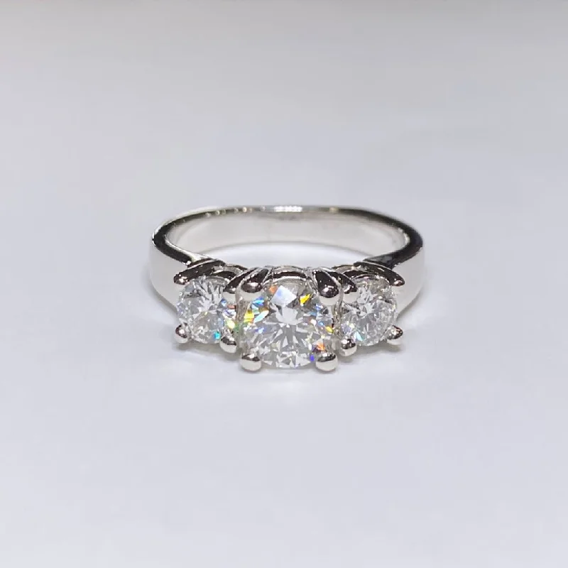 Women’s luxury diamond engagement rings-1.10ctw Three Stone Diamond Ring 14k