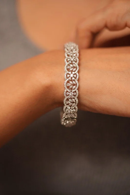 Women’s cuff bangles-Inaaya Openable Diamond Bangles