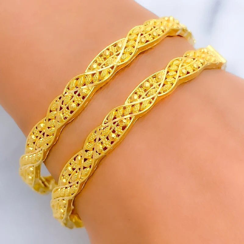 Women’s minimalist bangle bracelets-Elegant Leaf Pattern 22k Gold Bangles