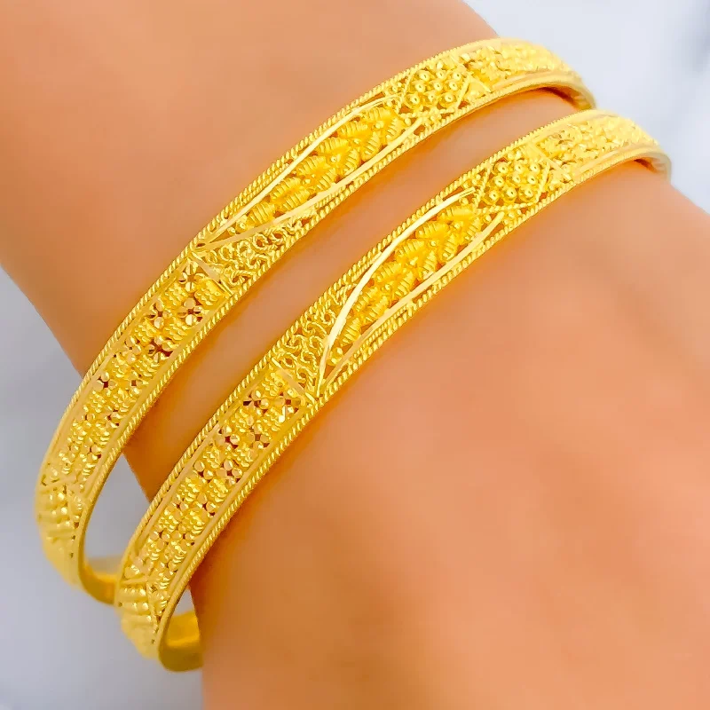 Women’s stackable bangles-Charming Classic Leaf 22k Gold Bangle Pair