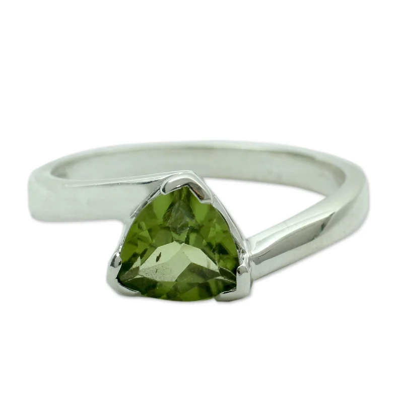 Women’s eternity rings-Novica Handmade Scintillating Jaipur Peridot Solitaire Ring