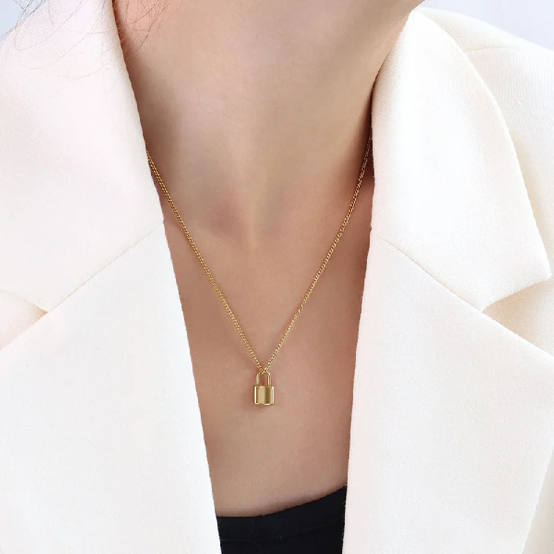 C- P449 Gold Concave Lock Head Necklace 45 + 5cm